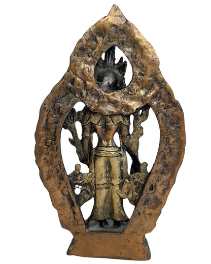 Staande Tara op lotusbasis van vuurverguld brons