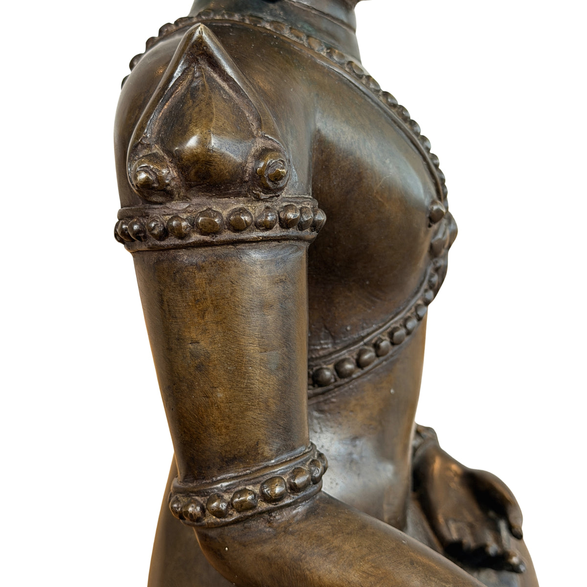 Vleugelachtig schouderstuk met parelrand, detail