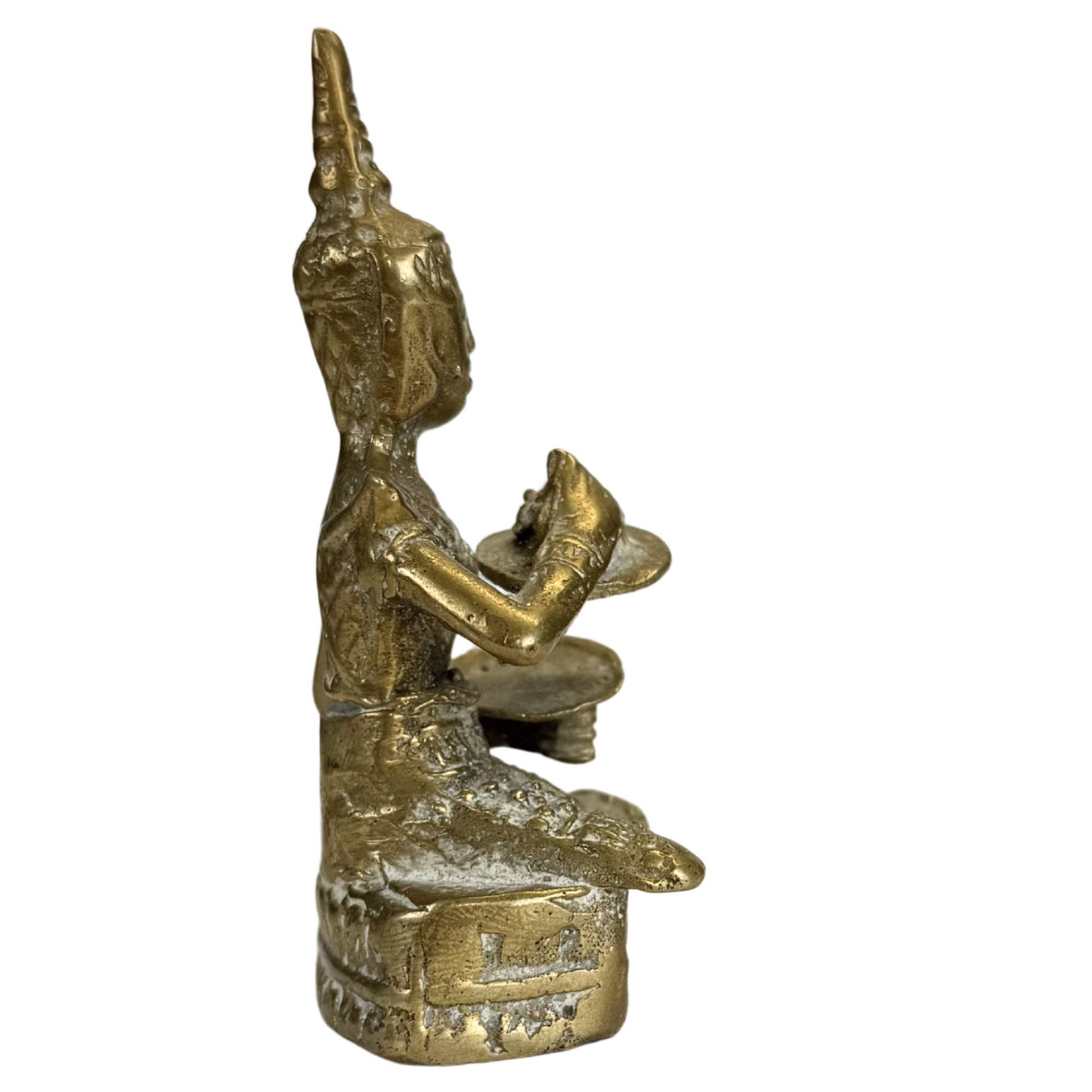 Thaise bronzen muzikant met cimbalen en decoratieve kroon