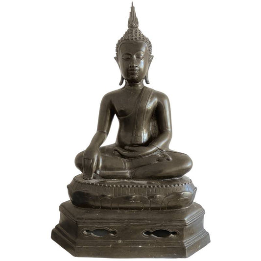 Thaise bronzen zittende Boeddha in bhumisparsha mudra met afneembare vlamvormige ushnisha