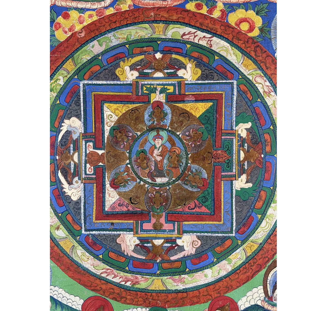 Tibetaanse mandala thangka met verfijnde goudaccenten en traditionele compositie