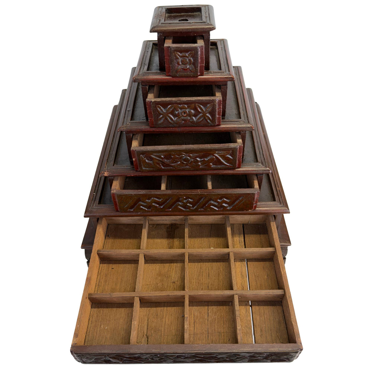 Traditionele Kusuri Tansu kast van hout met meerdere opbergvakken