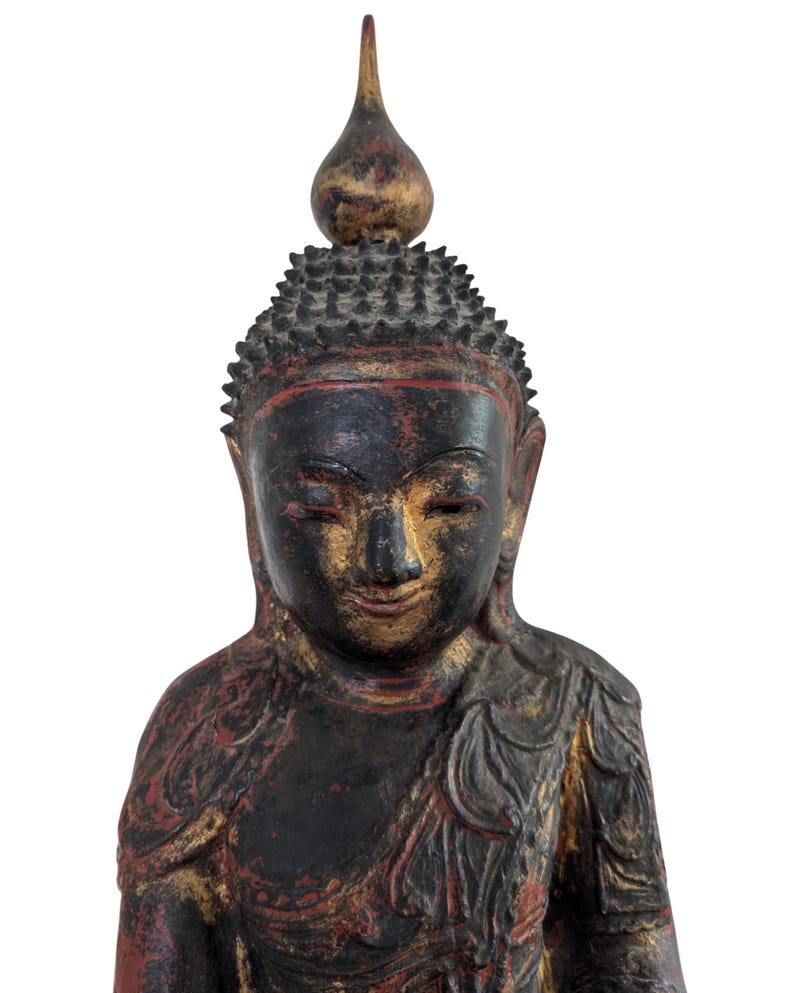 Detail van gezicht en ushnisha van tweede antieke Birmaanse Boeddha