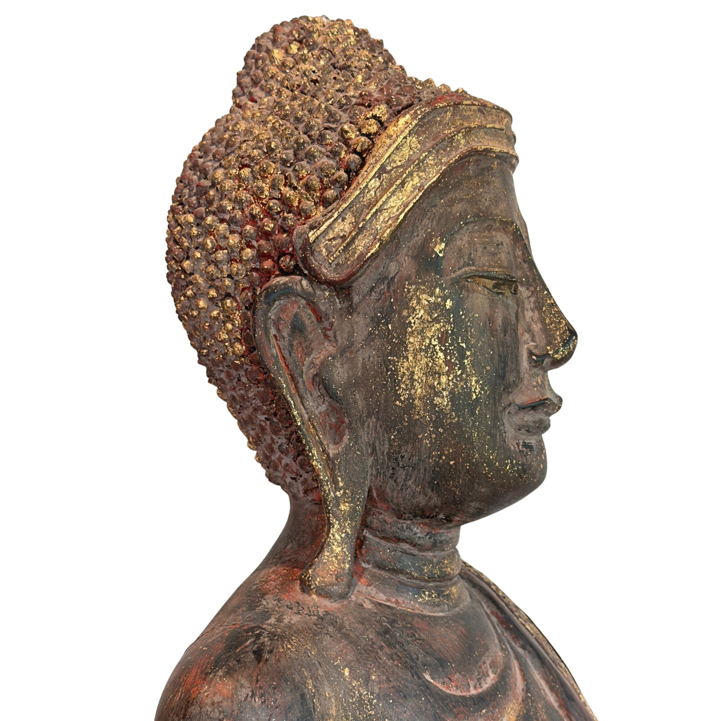 Zijaanzicht van het hoofd van een antieke Birmese Boeddha uit Myanmar